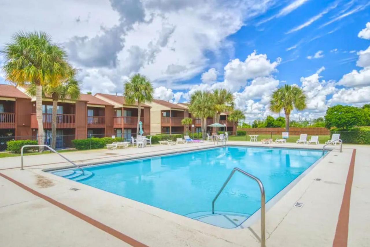 Experience Starlit Nights From Beach Happy'S Balcony Overlooking The Community Pool At Beachwalk Villa Panama City Beach Exterior photo