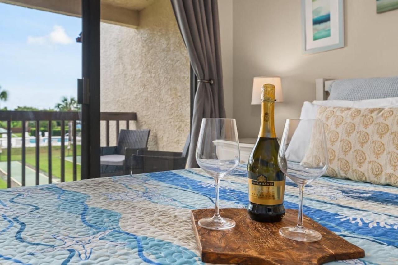 Experience Starlit Nights From Beach Happy'S Balcony Overlooking The Community Pool At Beachwalk Villa Panama City Beach Exterior photo